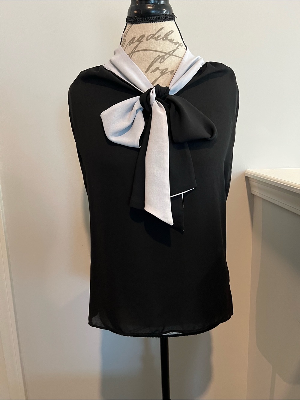 New York & Company White Satin Wrap Scarf